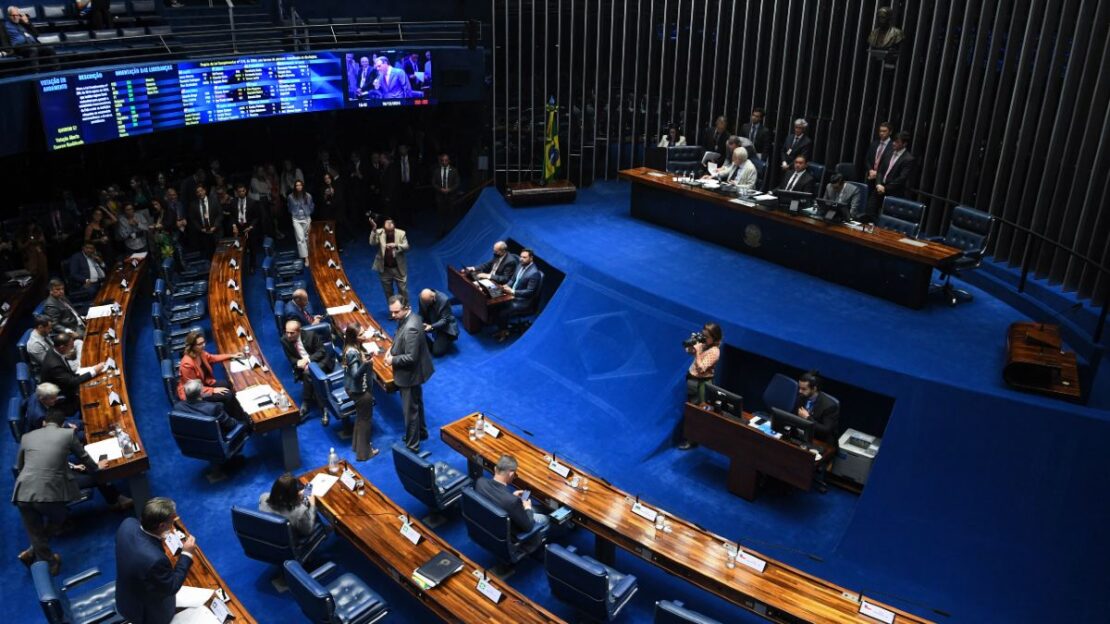 senado e déficit primário